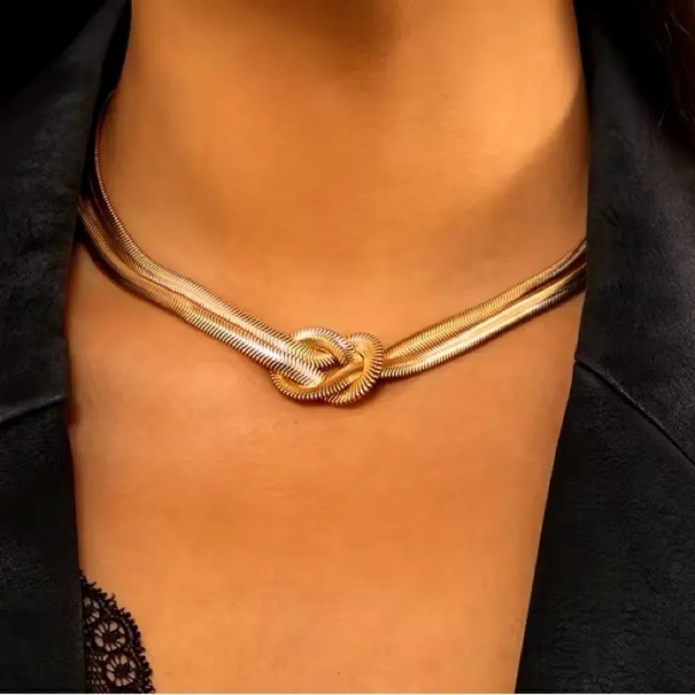 Snake twist necklace N1156